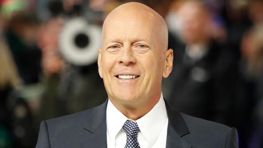 Bruce Willis “no lee ni habla, ve la vida como detrás de un mosquitero”, revela un amigo del actor